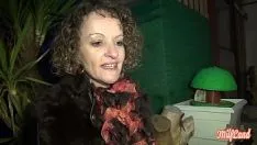 Jouer Aline una brutta milf succhia il cazzo e scopa