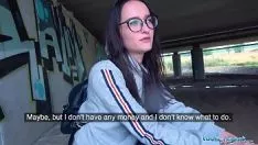 تشغيل ممارسة الجنس مع الحساء الذي يمارس الجنس في الشارع