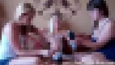 Reproducir Utilizo crema batida fresca cuando tengo sexo en grupo y me unto de pies a cabeza.