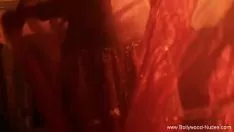 Redare Tatoasa inalta care savureaza fiecare clipa alaturi de prietenul ei cu burta ce doreste sa