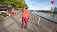Jouer La blonde Katrina VanKatrinavanx reçoit un soin du visage à Puerto Madero, Buenos Aires