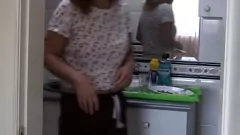 Reproducir Latina MILF se moja y se mueve con la enorme polla de hijastro