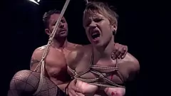 Redare Joc anal grosolan și flăcări aprige: Chicky Clarissa și Intense BDSM a lui David Perry - Partea 3